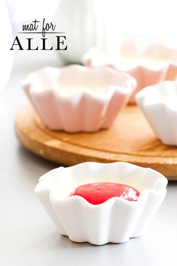 Bringebærcoulis er utsøkt sammen med panna cotta